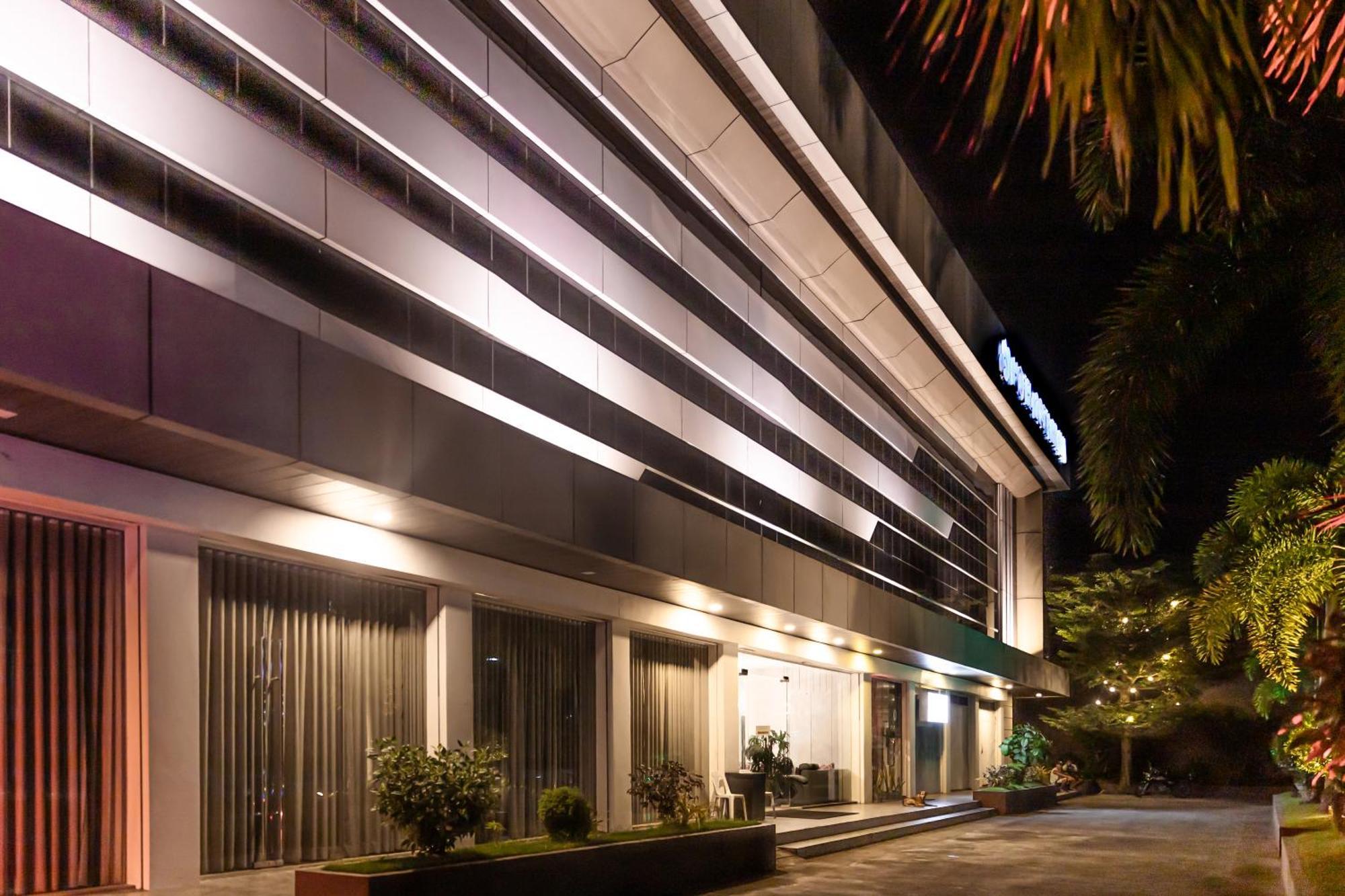 Hotel Costa Brava Tacloban Exterior photo