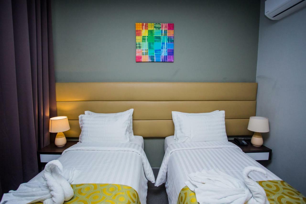 Hotel Costa Brava Tacloban Exterior photo