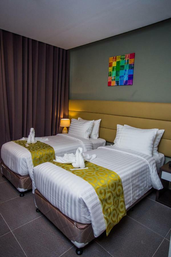 Hotel Costa Brava Tacloban Exterior photo